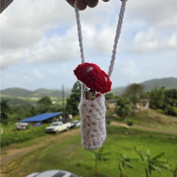 Crochet Mushroom holder / keychain - Picture 2 of 3